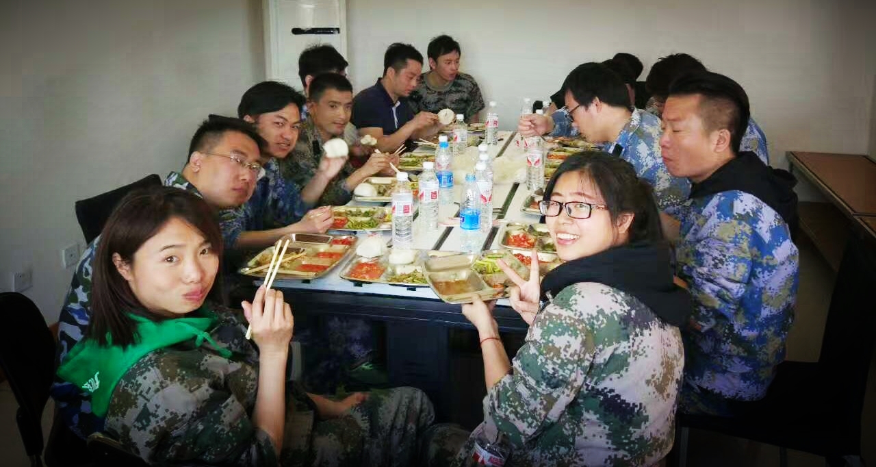 “團結一心,勇往直前”-2017萬興通達拓展活動_萬興通達裝飾