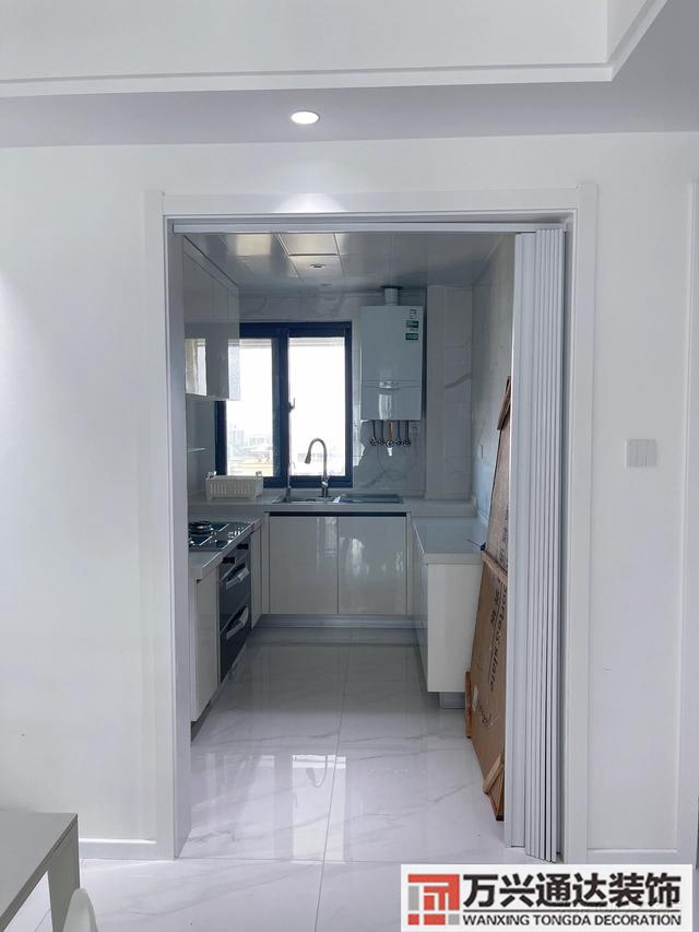 白色裝修風(fēng)格白色裝修風(fēng)格配什么顏色家具