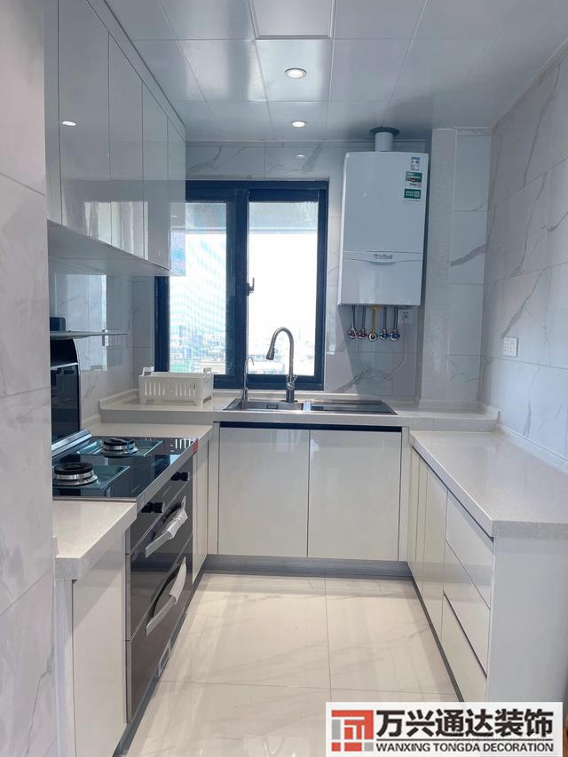 白色裝修風(fēng)格白色裝修風(fēng)格配什么顏色家具