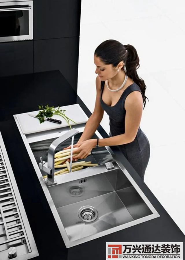 家裝修家裝修墻面用乳膠漆好還是藝術(shù)漆好