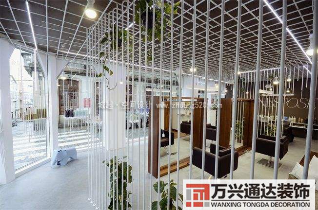 復(fù)古美發(fā)店裝修效果圖美發(fā)店裝修歐美風(fēng)格圖片大全