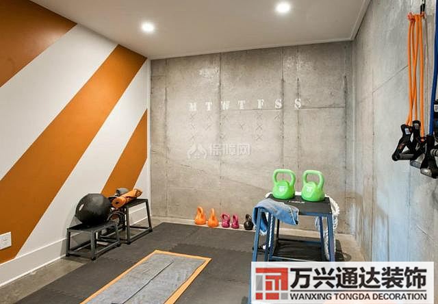 家里的健身房怎樣裝修剛剛裝修好的健身房能不能健身
